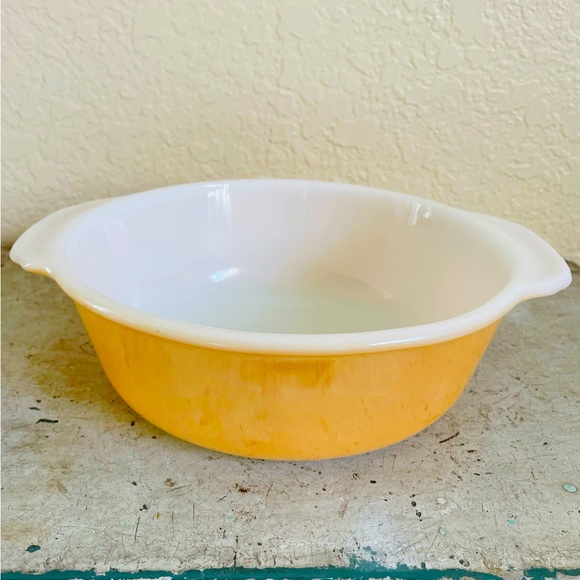 Fire-King Peach Lustre 1.5 Qt. Baking Dish - Picture 2 of 8